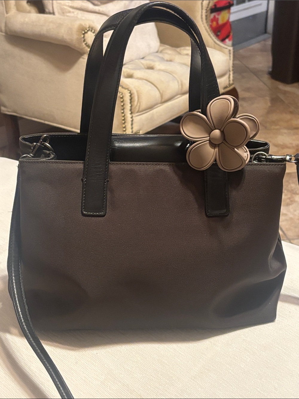 Classic vintage Coach Mercer satchel Brown Tote with Black Trim and Flower Clip